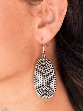 Paparazzi Jewelry Accessories - Desert Climate - Silver Earrings - Vintage
